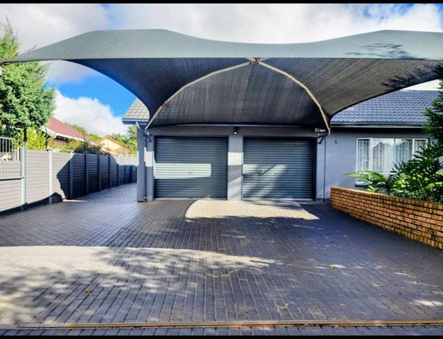 4 BEDROOM HOUSE FOR SALE IN HELIKONPARK